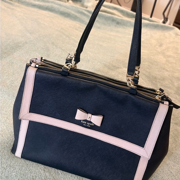 Kate Spade Large Hazel Court
Mason Bow Tie Bag - Picture 3 of 12